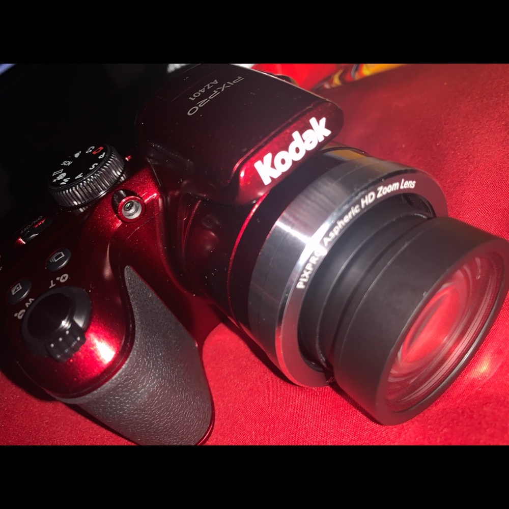 Brand New Kodak Camera  [R e d  E d i t i o n]